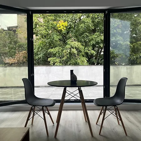 Leandros * Bucharest