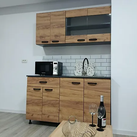 Leandros Apartment *