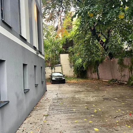 Leandros Бухарест