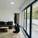 Leandros Apartment