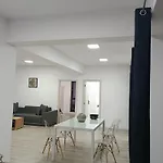 Leandros Apartment *